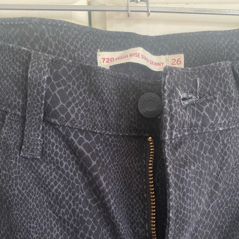 LEVI black jeans
